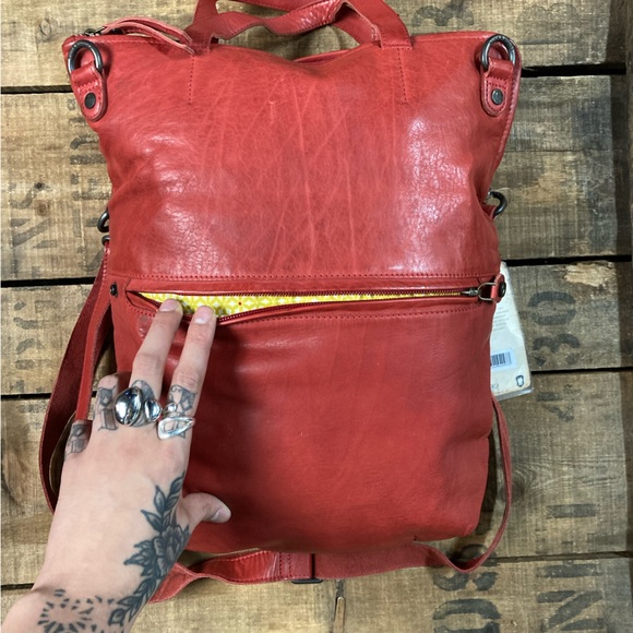 GRAPEFRUIT | Racing red | Aunts & Uncles - Picture 7 of 10